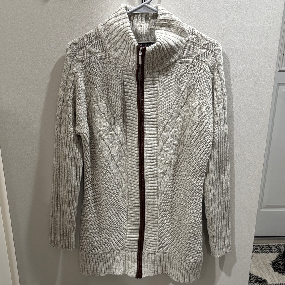 VENUS Cream Cable Knit Turtleneck Sweater